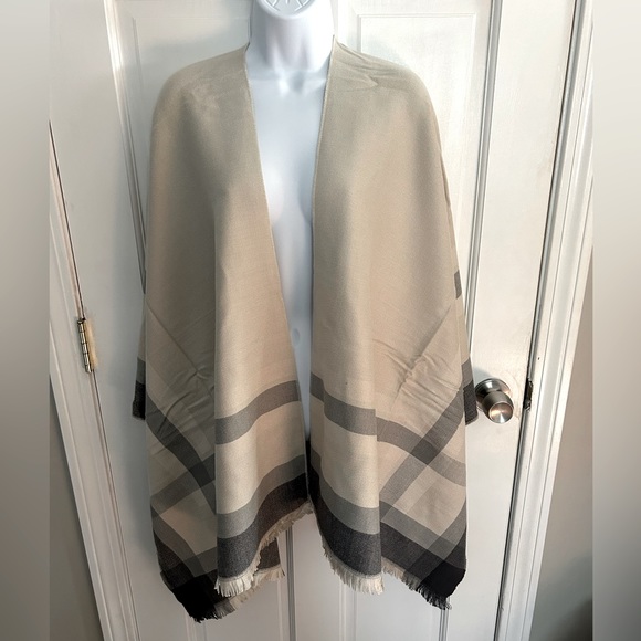 Siizu Sweaters - NWOT Blanket Poncho